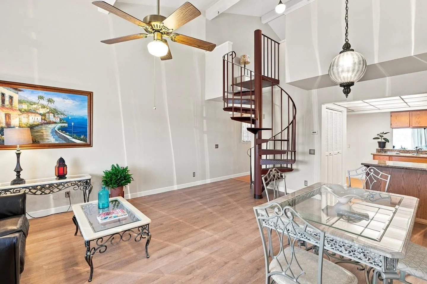 Charming Salinas Condo with Enclosed Sunroom and Two Parking Spaces photo 4