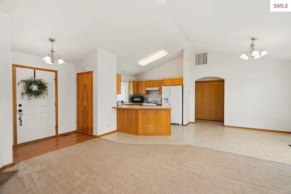 Parkside Single-Family Home in Hayden Lake, Idaho photo 5