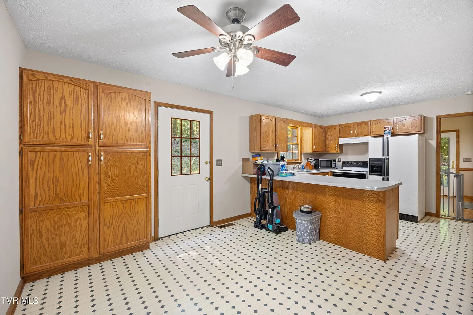 293 Big Arm Rd, Bluff City, TN 37618 | Custom Single-Family Home on 7.32 Acres photo 8