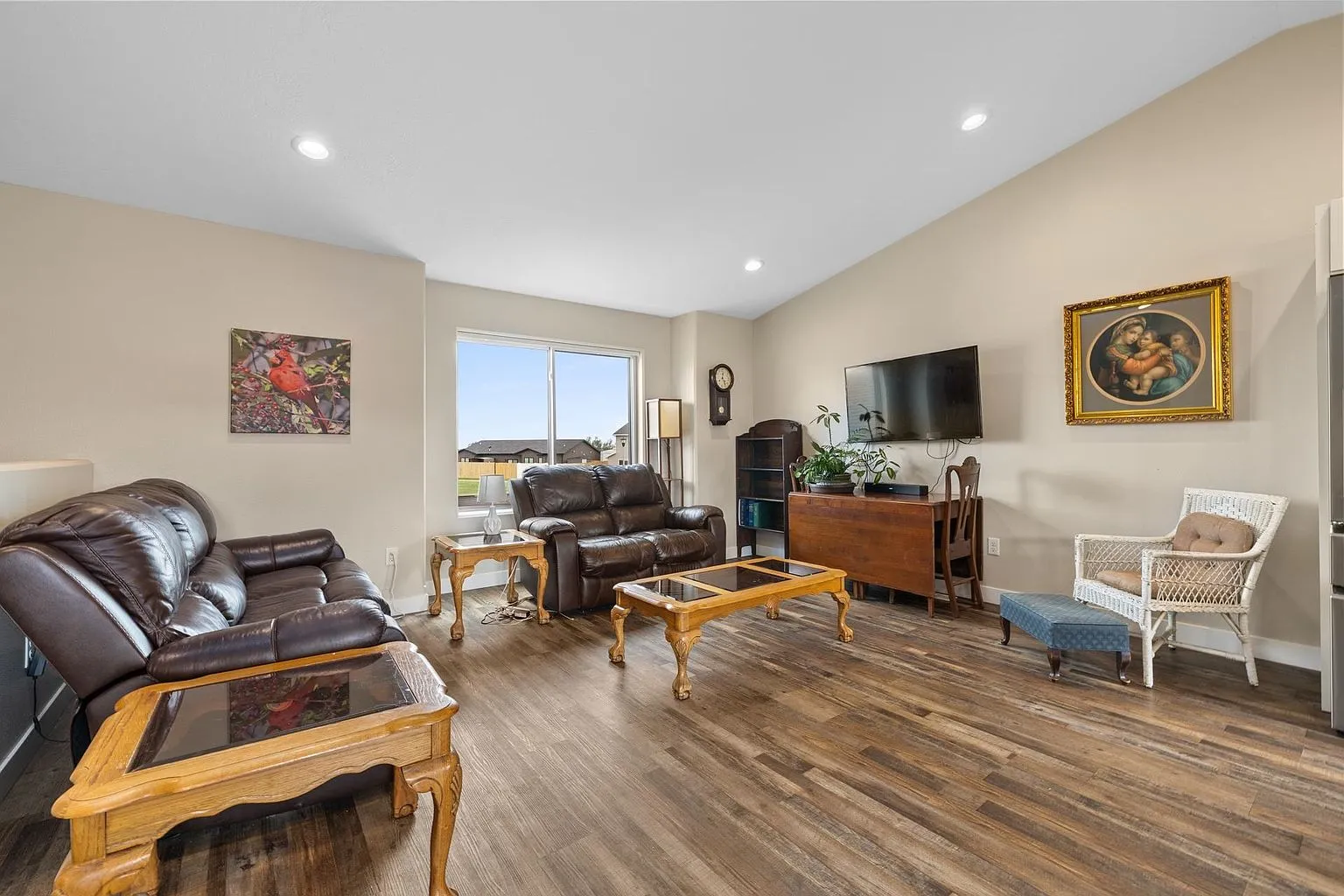 Well-Maintained Split-Foyer Home in Stonebridge Farms, Minot photo 5