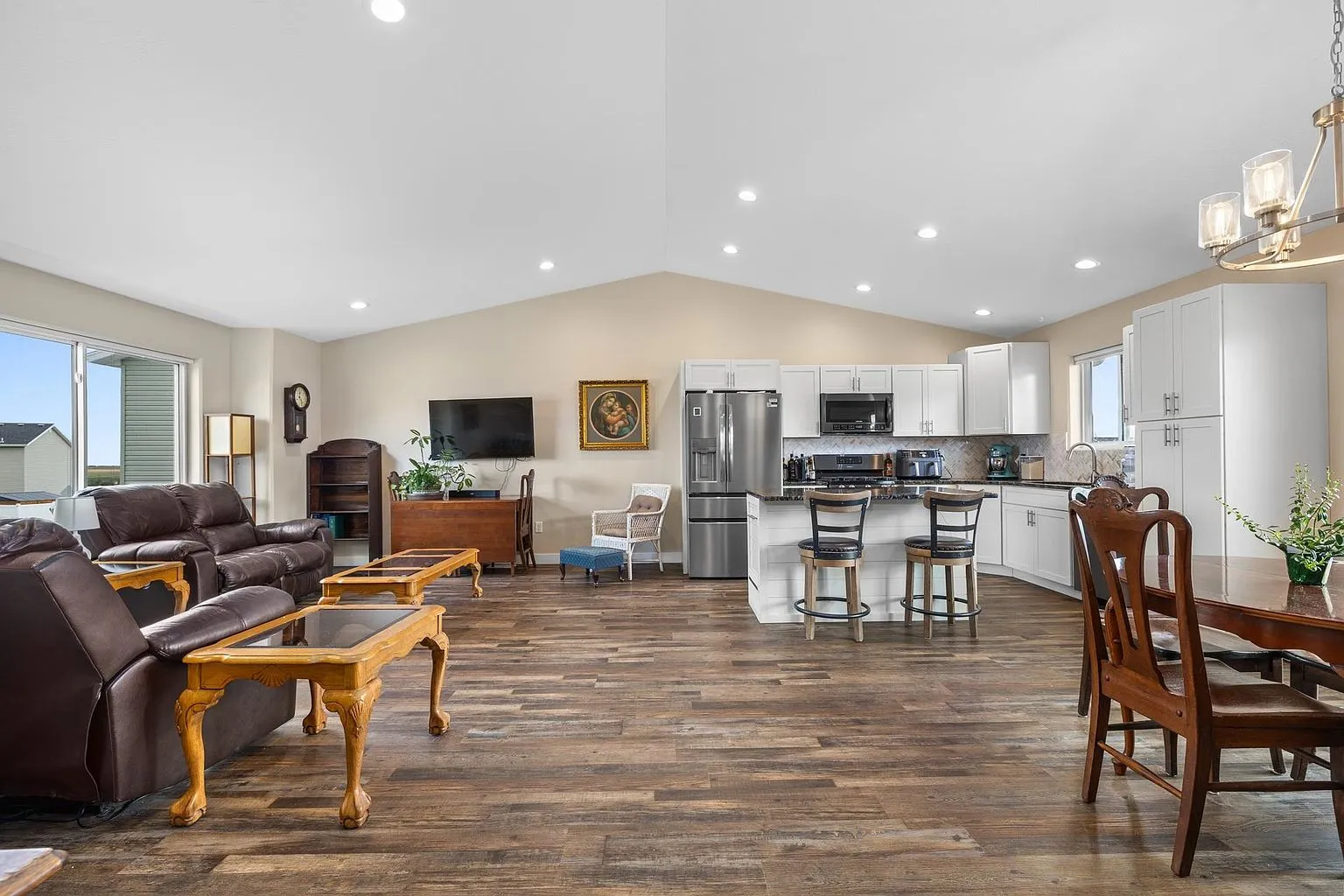 Well-Maintained Split-Foyer Home in Stonebridge Farms, Minot photo 4
