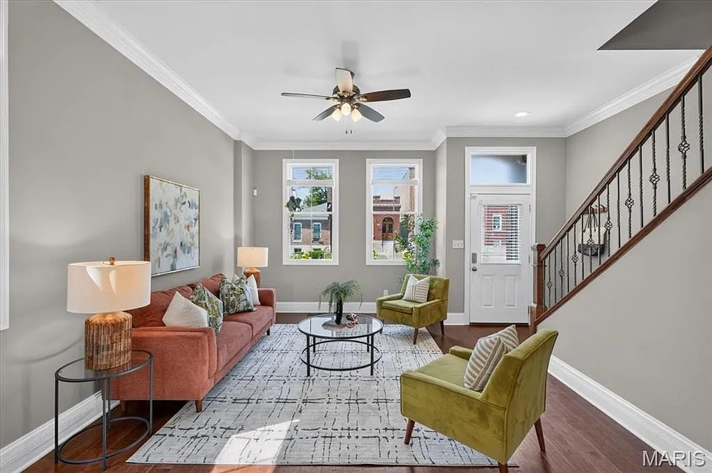2-Story Home for Sale at 1124 Kentucky Ave in The Grove, St. Louis photo 8