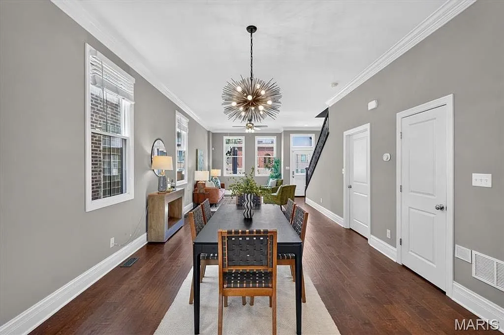 2-Story Home for Sale at 1124 Kentucky Ave in The Grove, St. Louis photo 10