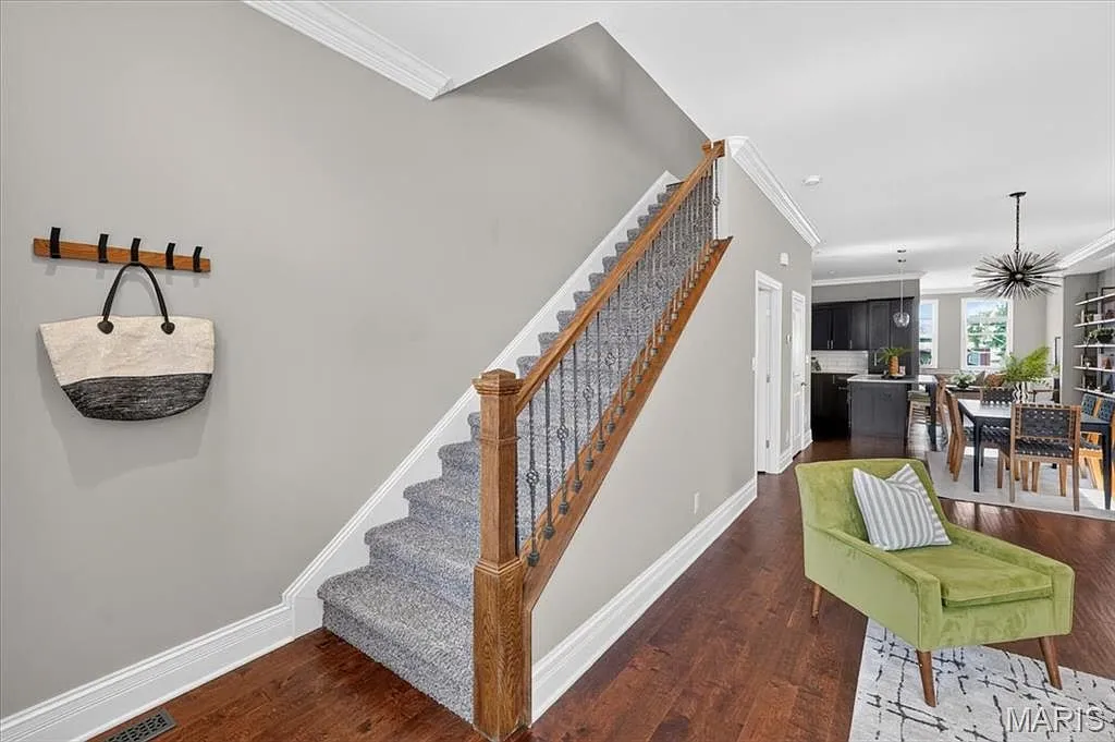 2-Story Home for Sale at 1124 Kentucky Ave in The Grove, St. Louis photo 7