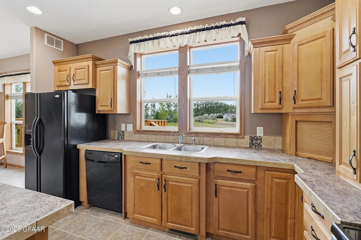 Rural Home on 2.55 Acres Near Grand Forks, North Dakota photo 6