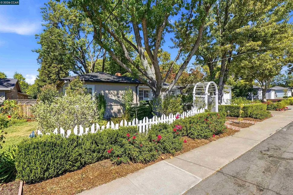 148 Roslyn Dr, Concord, CA 94518 | Updated Ranch-Style Pool Home for Sale photo 4