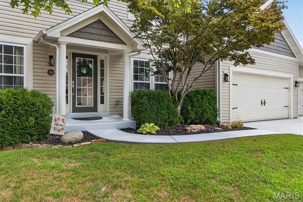 Updated Single-Family Home with Finished Lower Level in Lake St. Louis photo 2