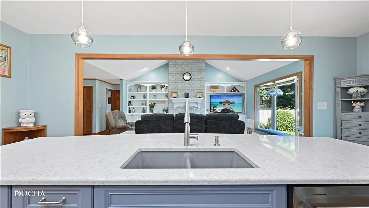 614 Magnolia Ln, Ottawa, IL 61350: Spacious Single-Family Home with Finished Basement photo 10