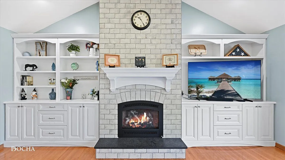 614 Magnolia Ln, Ottawa, IL 61350: Spacious Single-Family Home with Finished Basement photo 5