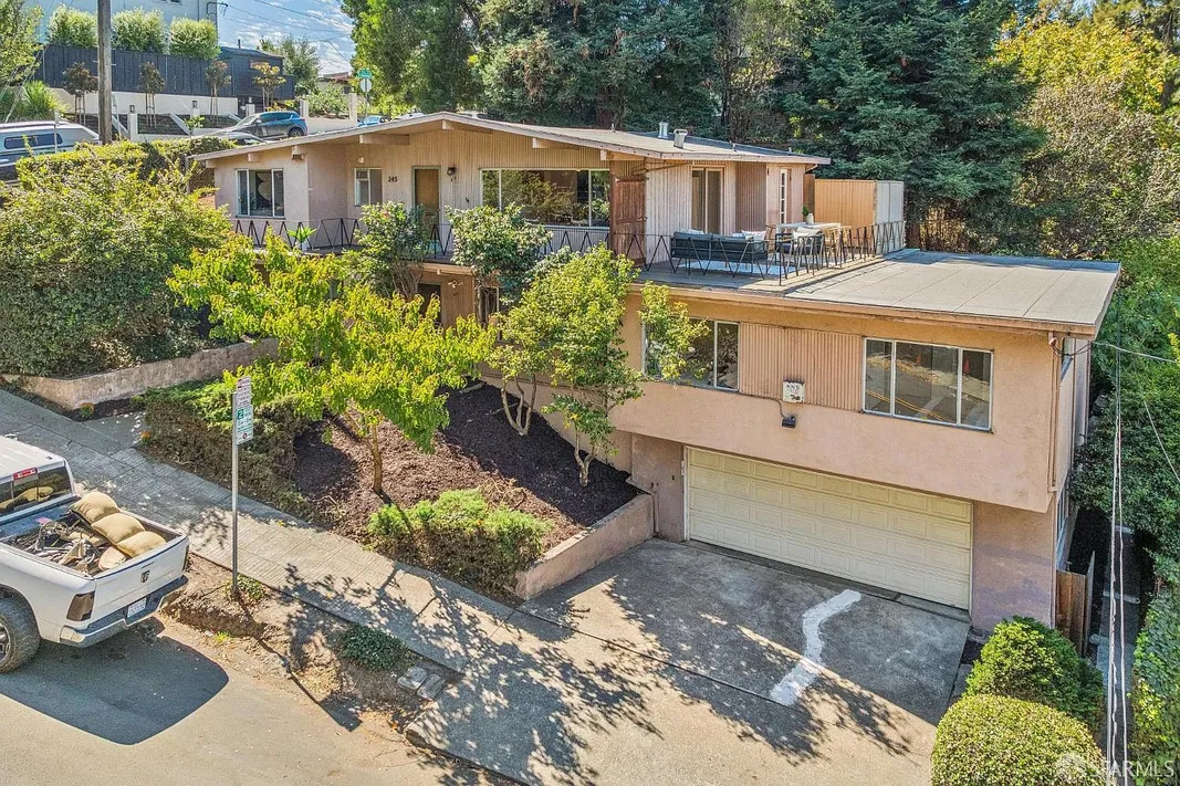 Oakland Two-Unit Home Near Piedmont Avenue | 245 Monte Vista Ave photo 3