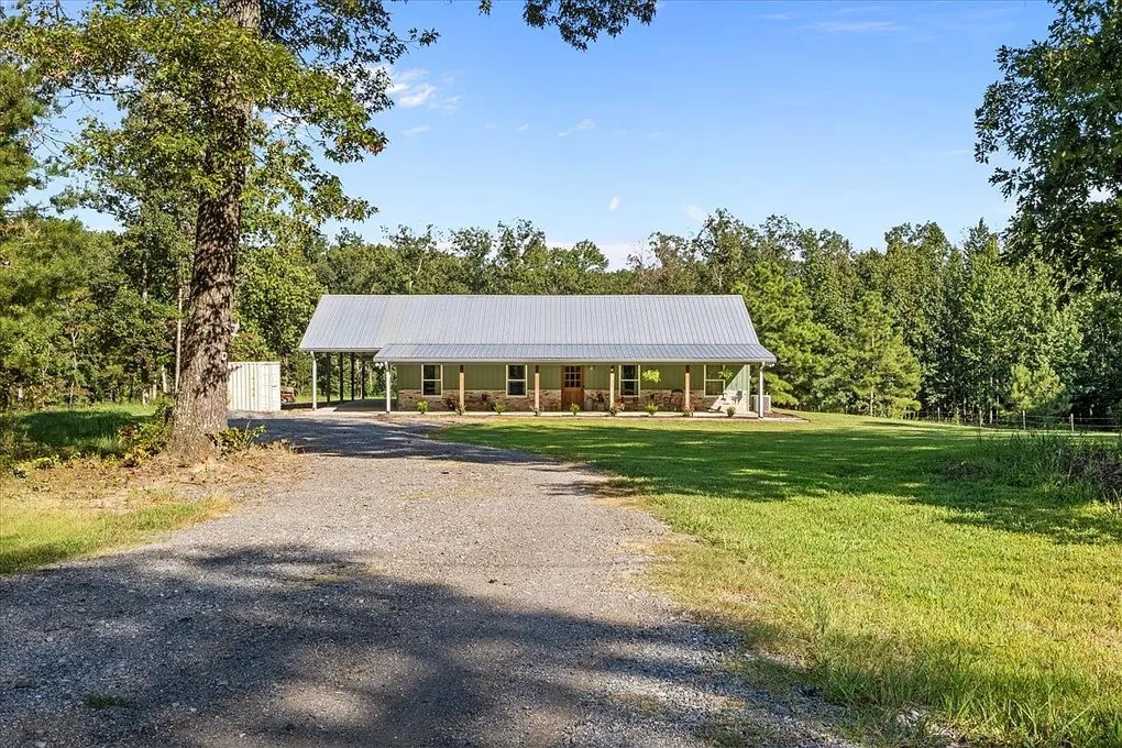 2022 Barndominium on 13.12 Acres at 129 Upper Alsup Rd, Tennessee Ridge, TN photo 2