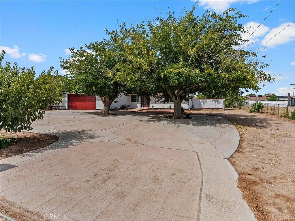 Ranch-Style Home on Nearly Half an Acre in Hesperia photo 5