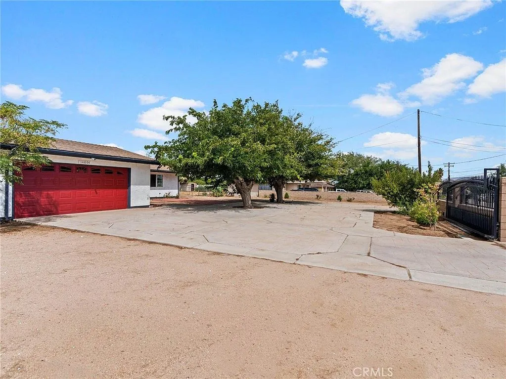 Ranch-Style Home on Nearly Half an Acre in Hesperia photo 6