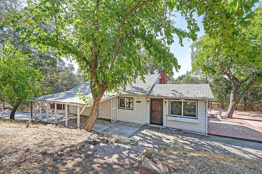 3-Bedroom Home on 0.61 Acres in Placerville, CA photo 4