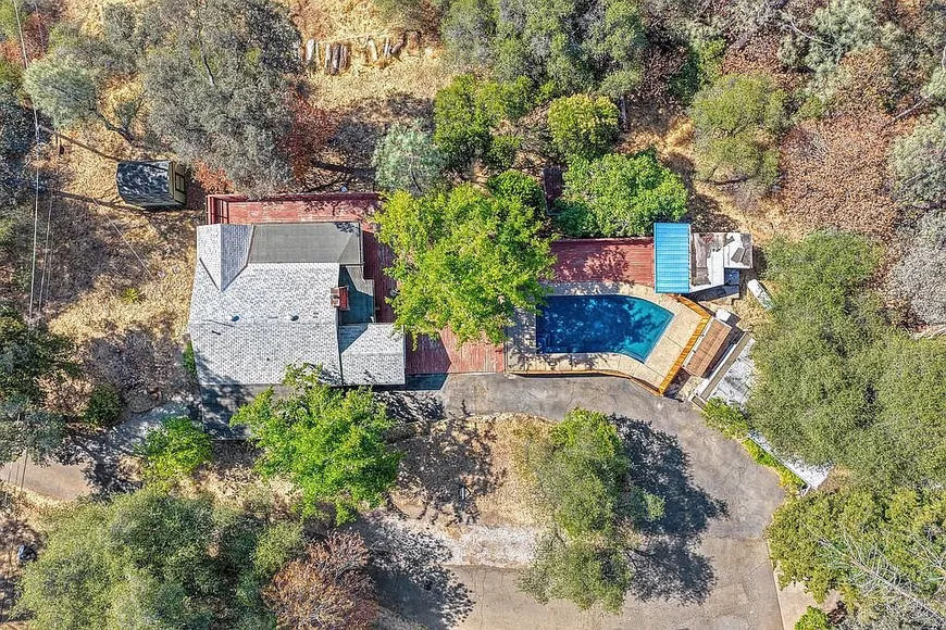 3-Bedroom Home on 0.61 Acres in Placerville, CA photo 2