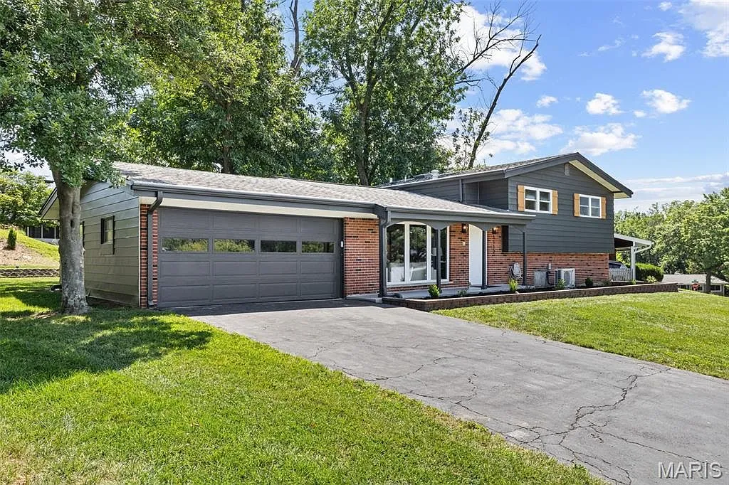 Updated St. Louis Home with Walk-Out Lower Level in 63146 photo 2