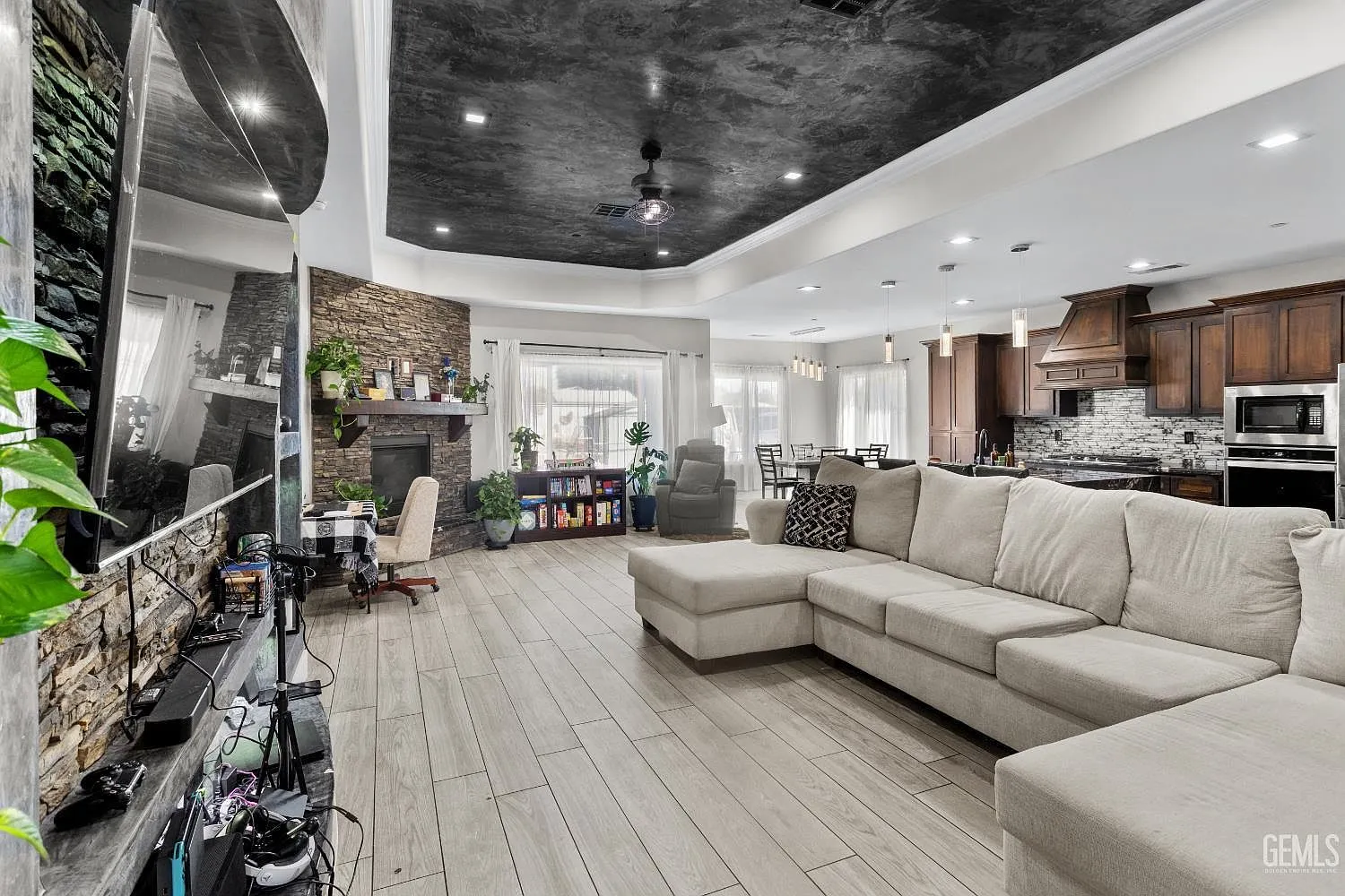 2020-Built Home with Expansive Lot in Bakersfield photo 3