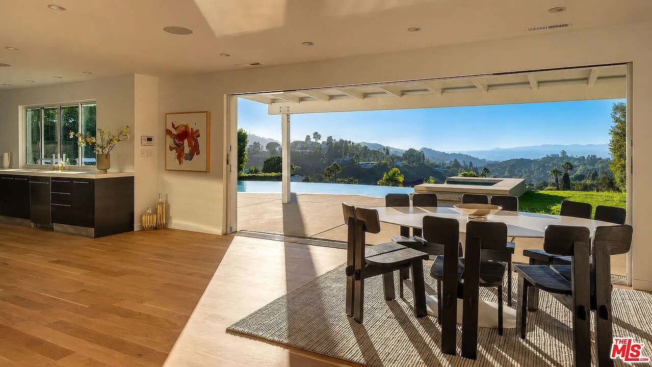 3109 Dona Susana Dr, Studio City, CA 91604 | Updated 4-Bedroom Home with Infinity Pool and City Views photo 3