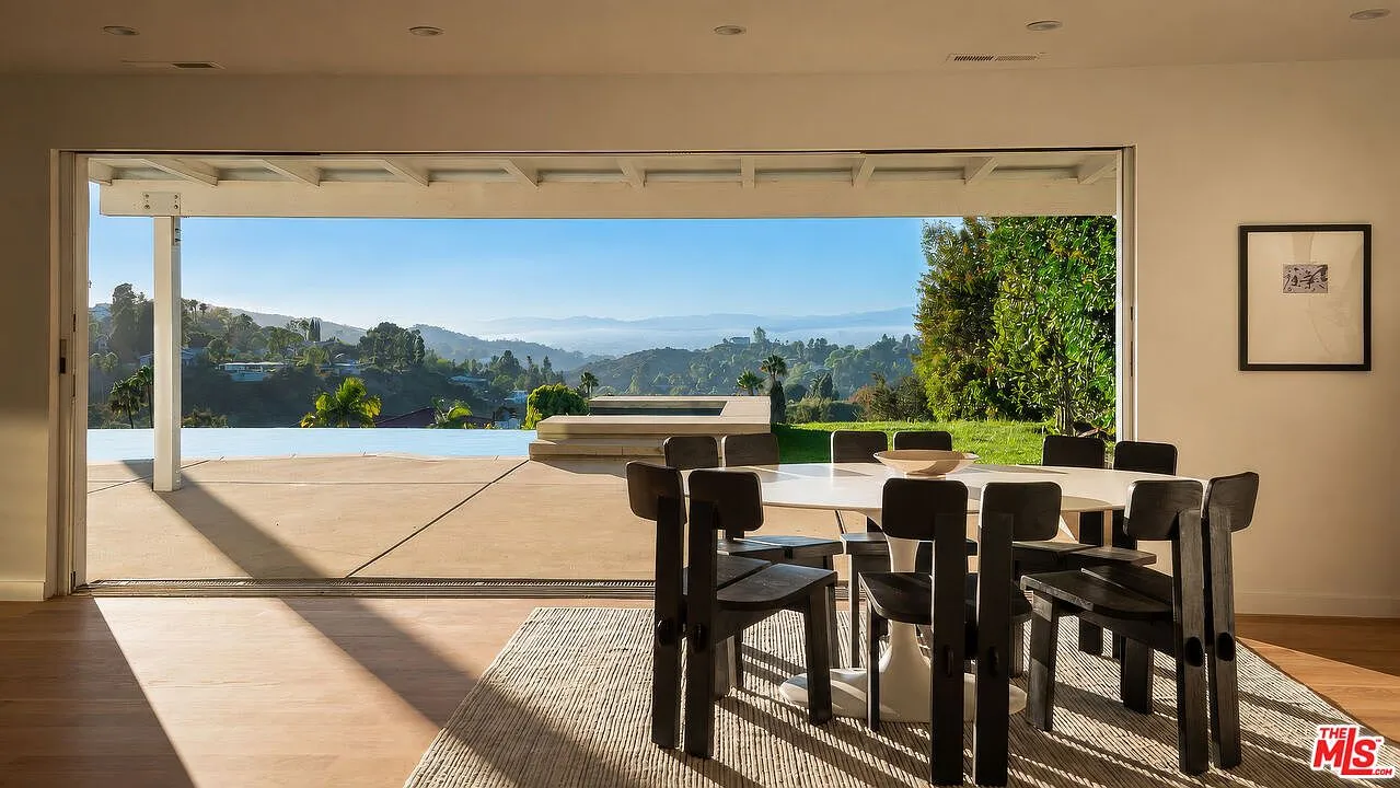 3109 Dona Susana Dr, Studio City, CA 91604 | Updated 4-Bedroom Home with Infinity Pool and City Views photo 2
