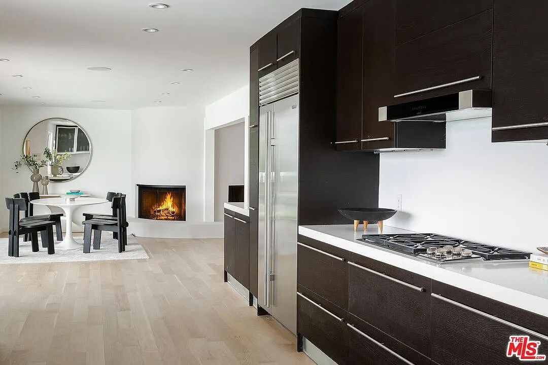 3109 Dona Susana Dr, Studio City, CA 91604 | Updated 4-Bedroom Home with Infinity Pool and City Views photo 9