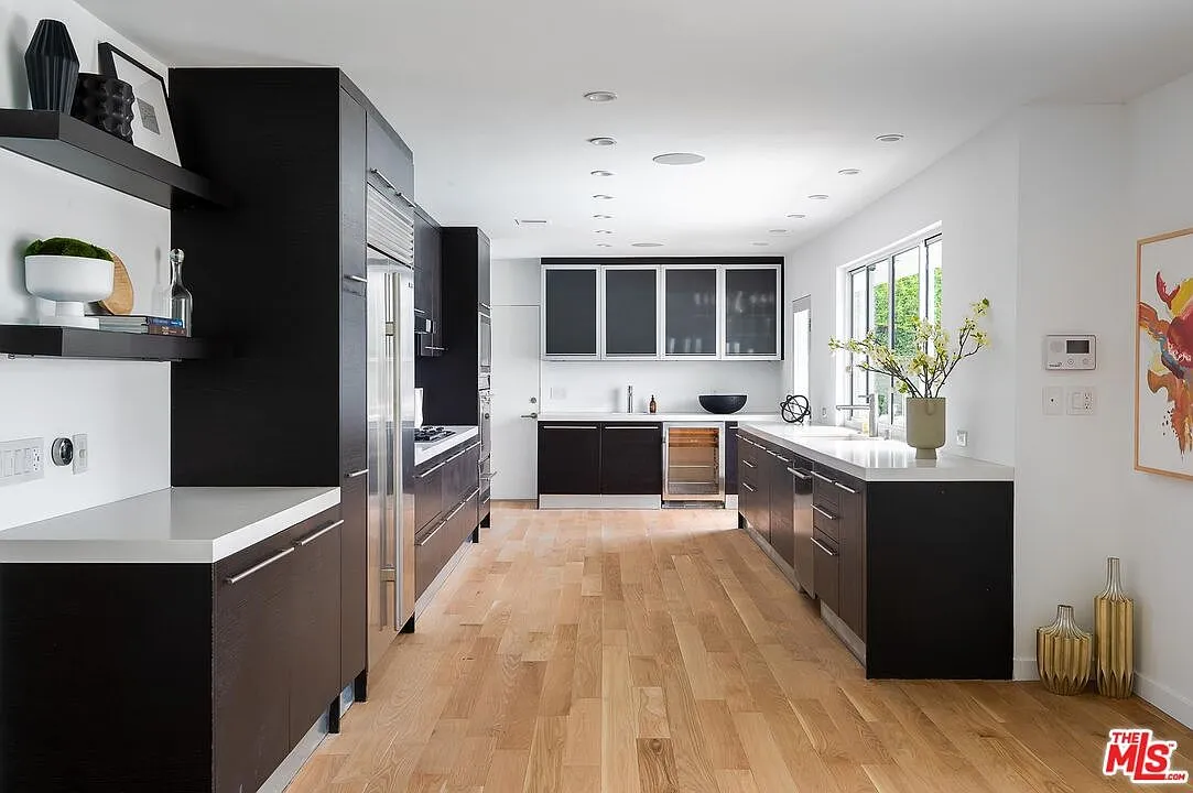 3109 Dona Susana Dr, Studio City, CA 91604 | Updated 4-Bedroom Home with Infinity Pool and City Views photo 7