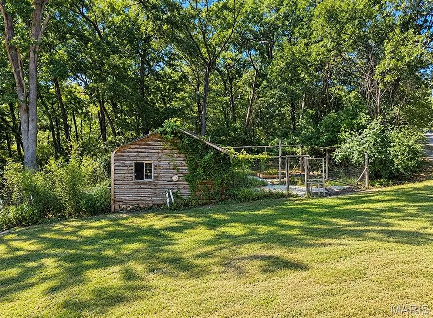 Rural Retreat on 4.76 Acres with Pond in Dittmer photo 4