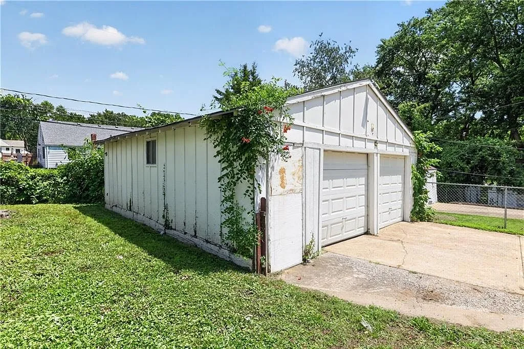 3-Bedroom Single-Family Home in Kansas City, MO photo 6