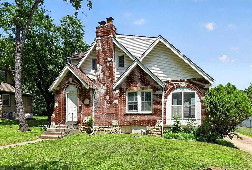 3-Bedroom Single-Family Home in Kansas City, MO photo 2