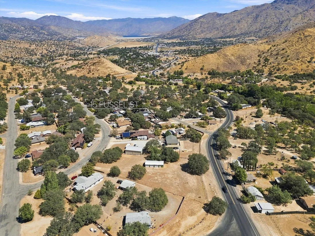 Renovated 2-Bedroom Home for Sale at 15 Fussel St, Bodfish, CA photo 3