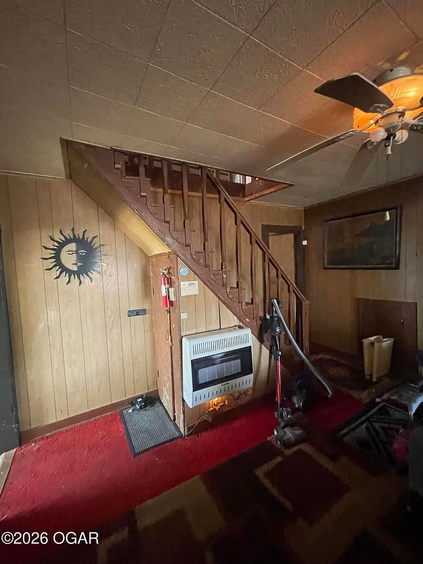 Fixer-Upper Farmhouse on 4.83 Acres in McDonald County, Missouri photo 4