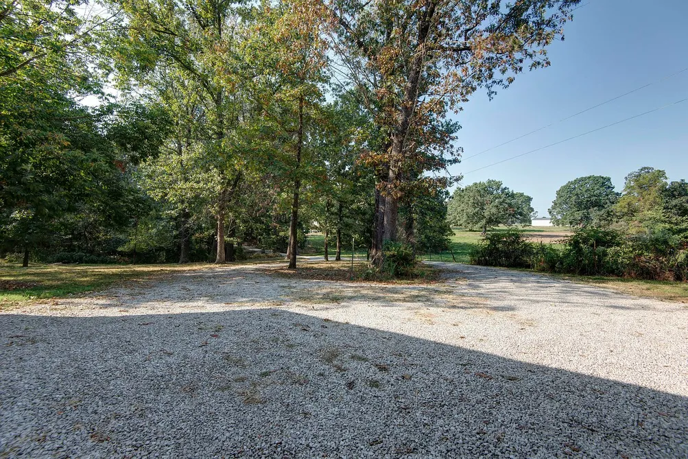 Secluded Farmhouse on 5.37 Acres in Strafford, Missouri photo 10