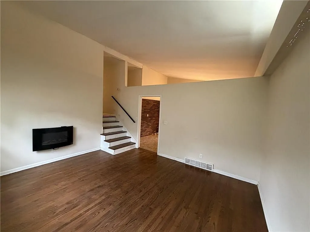 Contemporary Waldo Split-Level Home with Fenced Lot photo 4