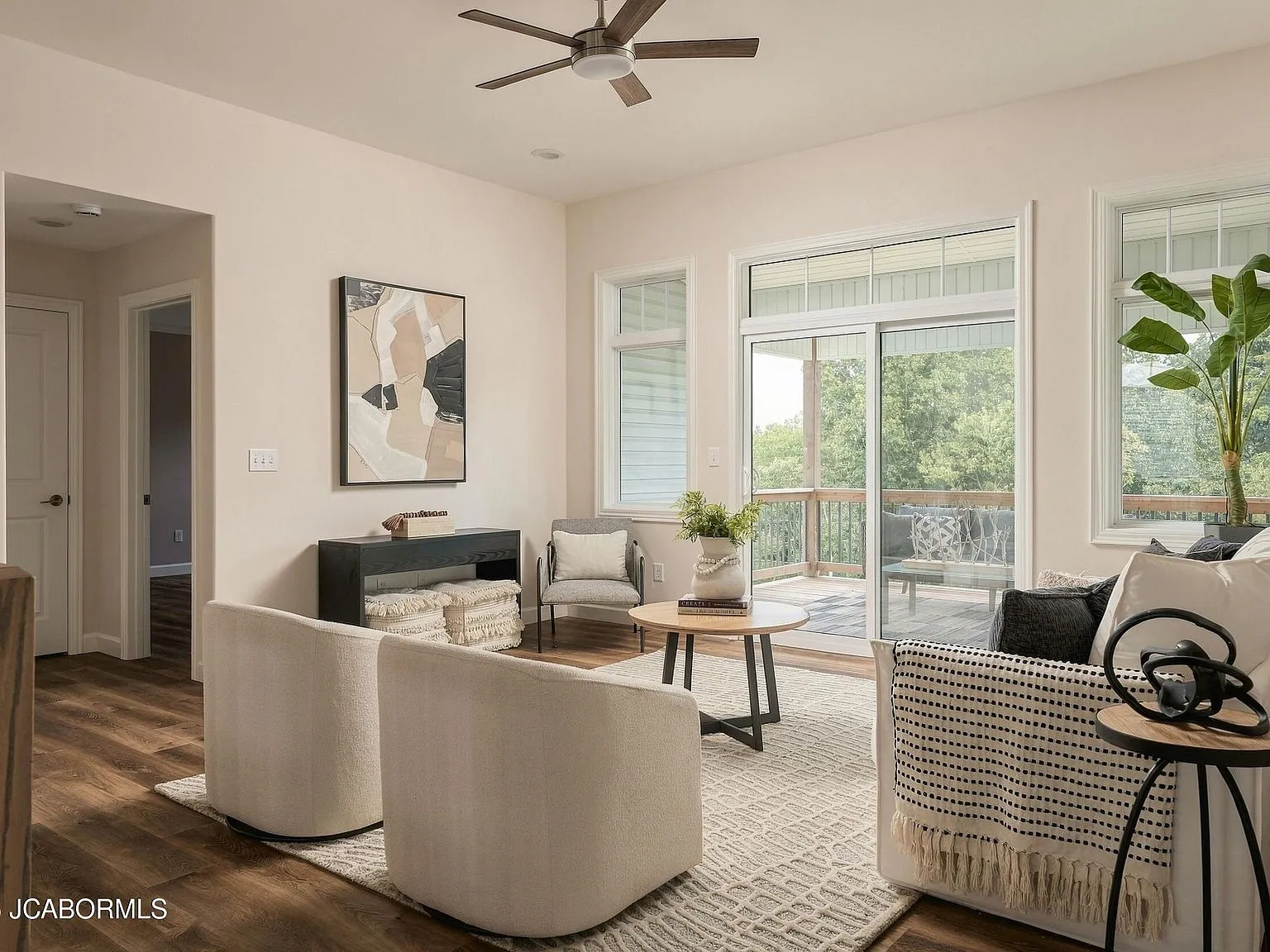 Modern Single-Family Home in Willow Falls, Columbia, MO photo 8