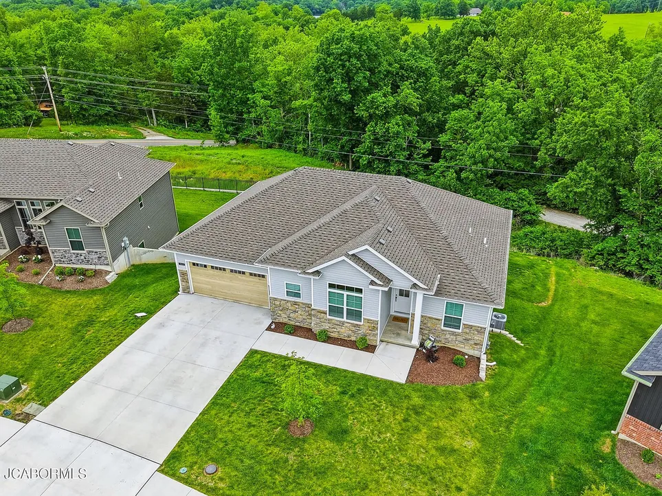 Modern Single-Family Home in Willow Falls, Columbia, MO photo 3