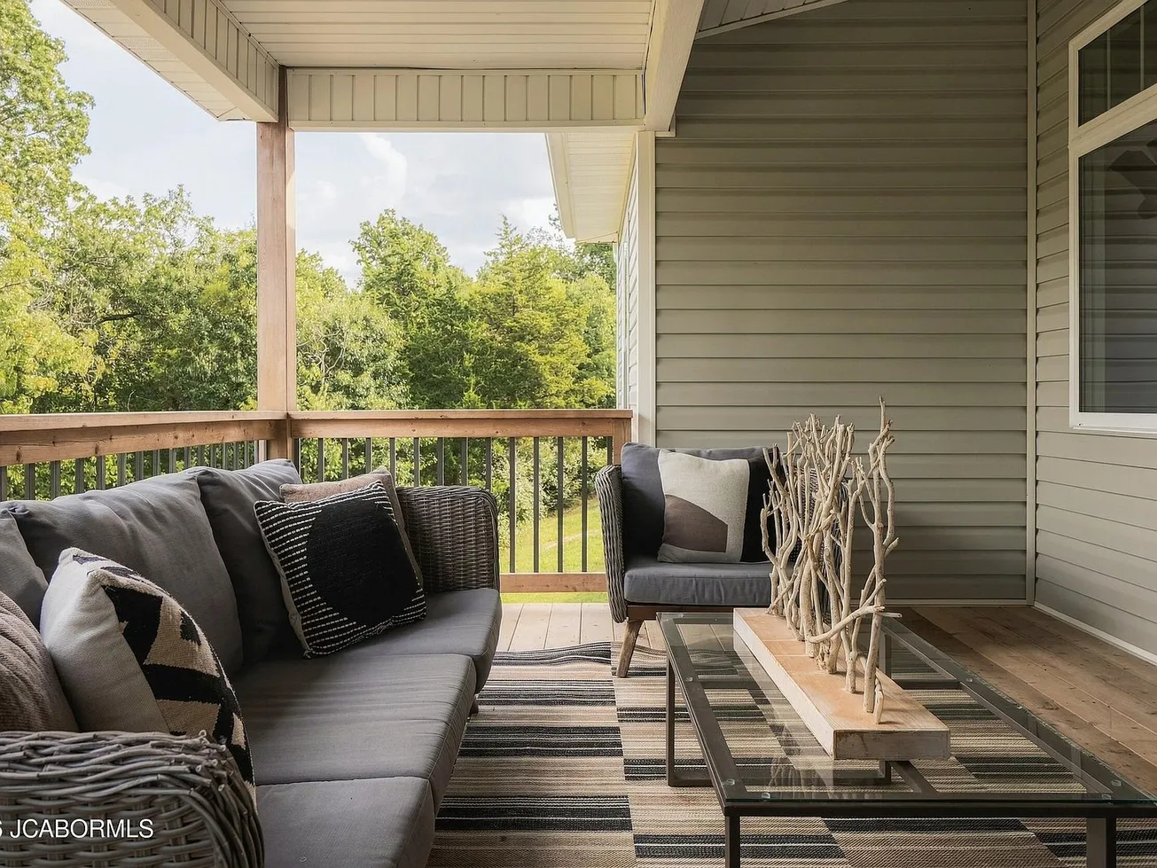 Modern Single-Family Home in Willow Falls, Columbia, MO photo 10