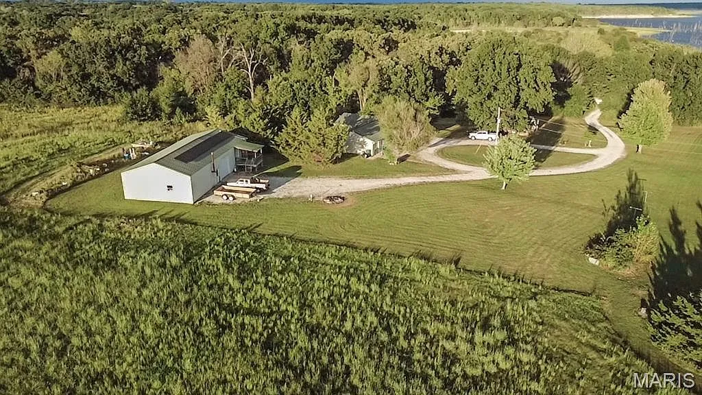 Country Home on 10 Acres Near Mark Twain Lake photo 4