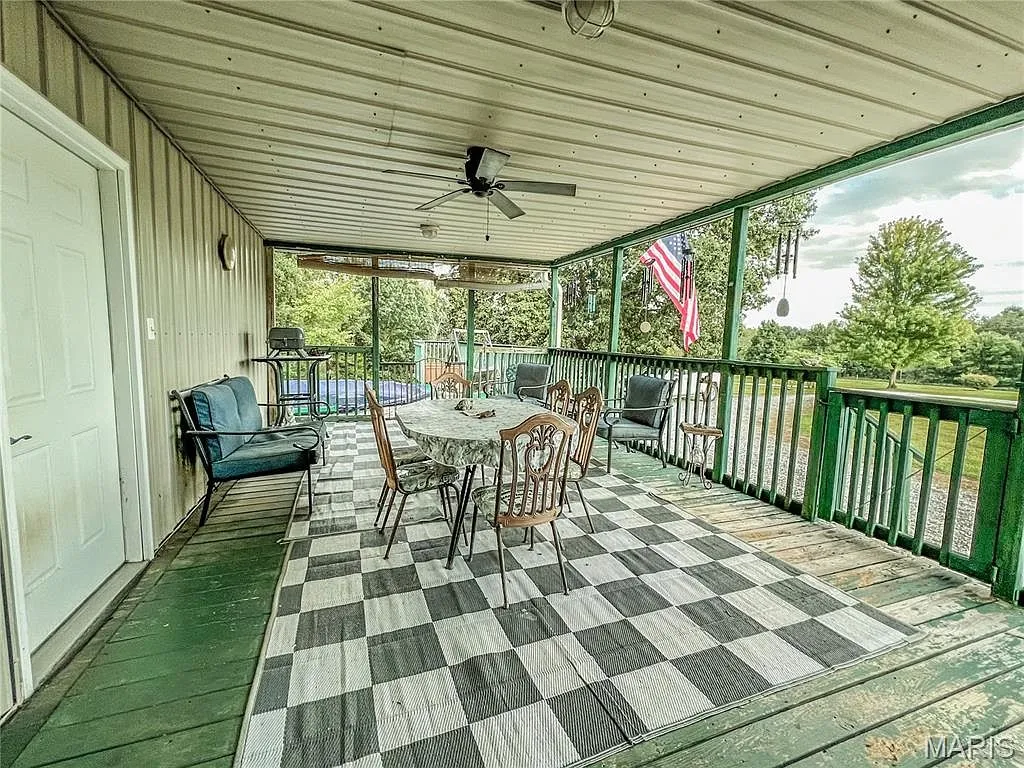 Country Home on 10 Acres Near Mark Twain Lake photo 7