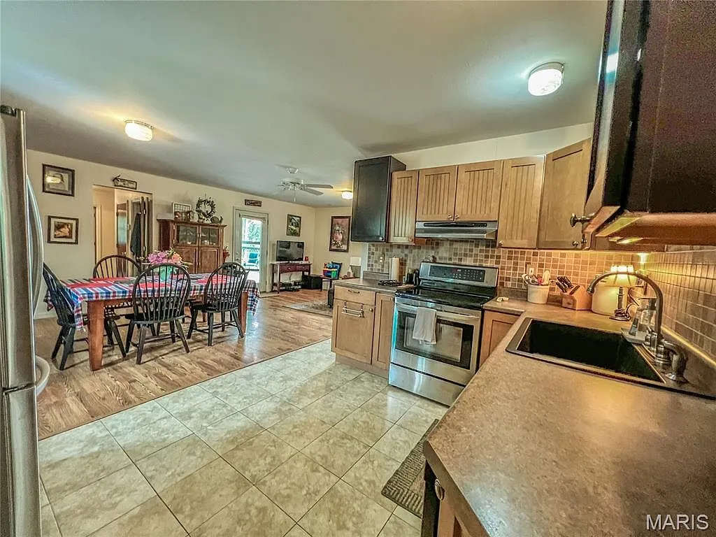 Country Home on 10 Acres Near Mark Twain Lake photo 10