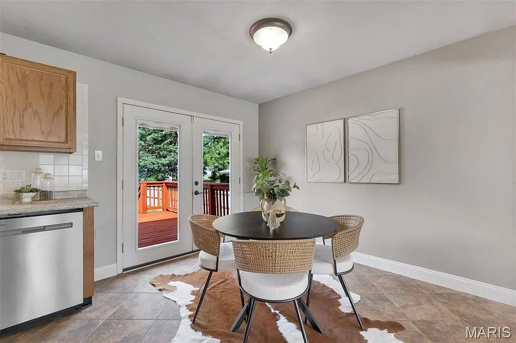 Updated Split-Level Home with 4 Bedrooms and Walkout Lower Level in Saint Louis photo 10