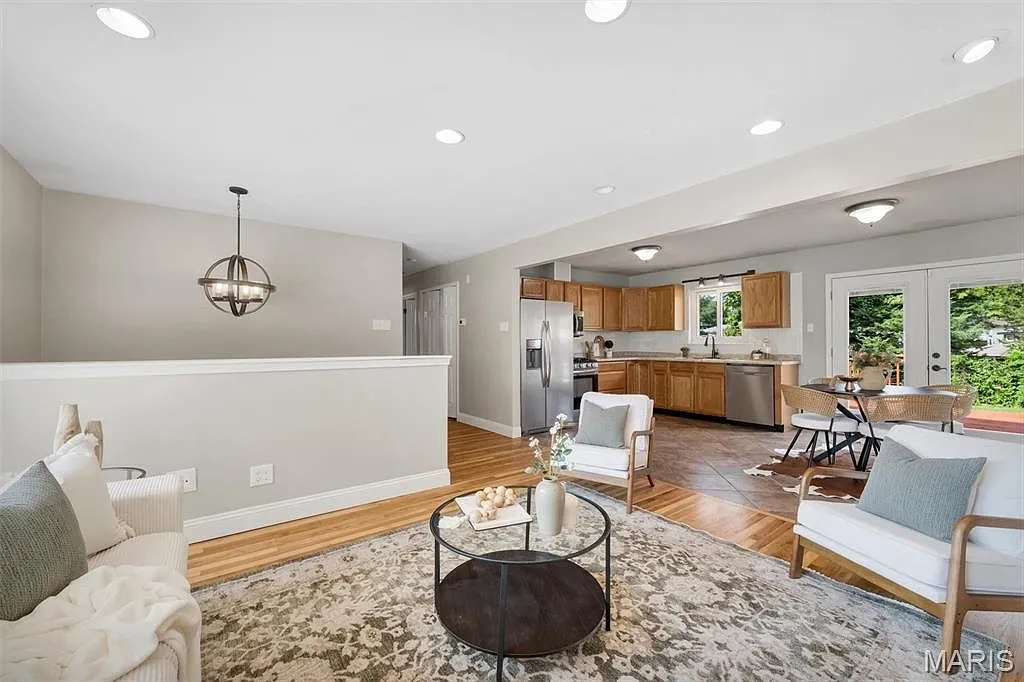 Updated Split-Level Home with 4 Bedrooms and Walkout Lower Level in Saint Louis photo 6