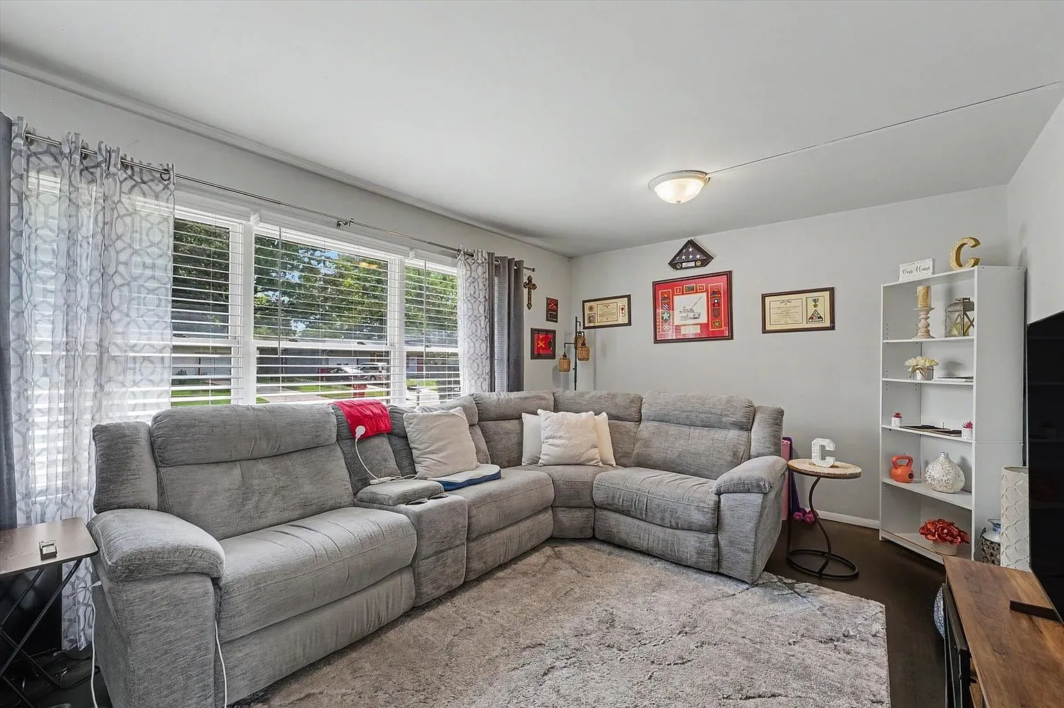 Remodeled 4-Bedroom Home for Sale at 1906 Winchester Dr, Champaign, IL photo 6