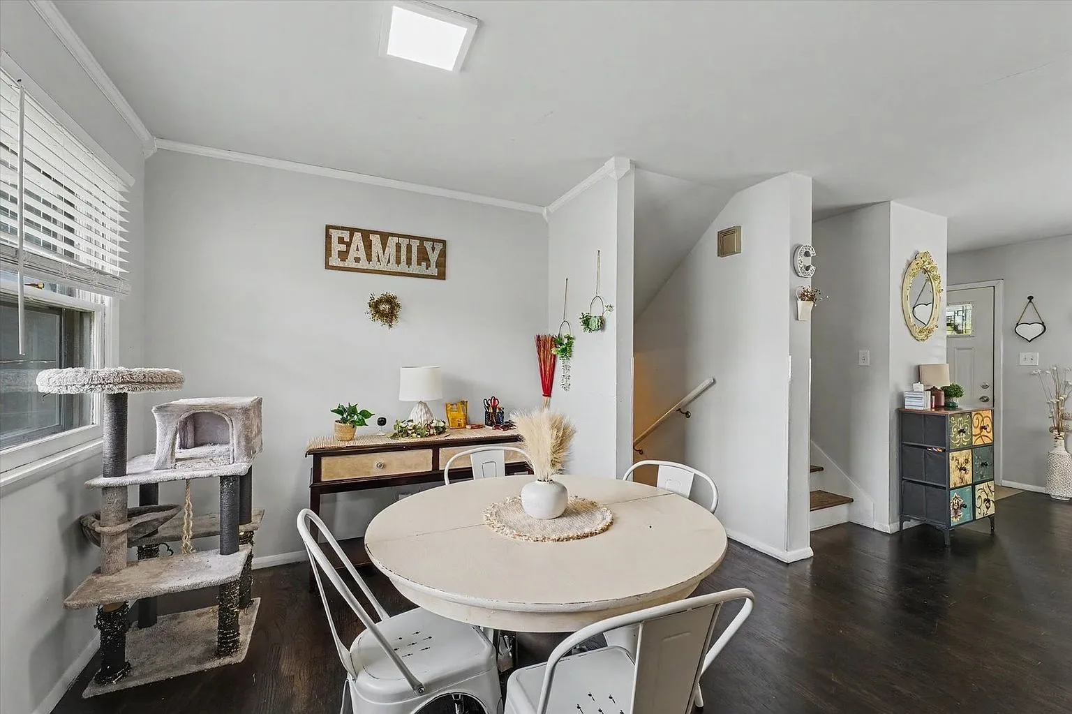 Remodeled 4-Bedroom Home for Sale at 1906 Winchester Dr, Champaign, IL photo 10