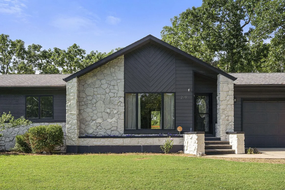 Flexible 4-Bedroom Branson Home with Walkout Lower Level on 1 Acre photo 5