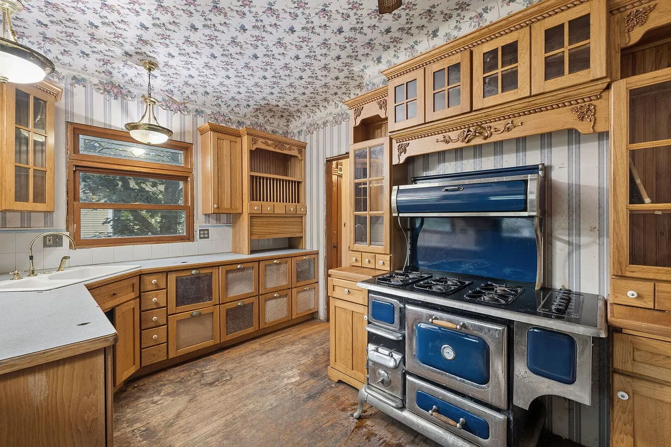 Historic 4-Bedroom Home for Sale at 14925 S Bartlett Ave, Plainfield, IL photo 7