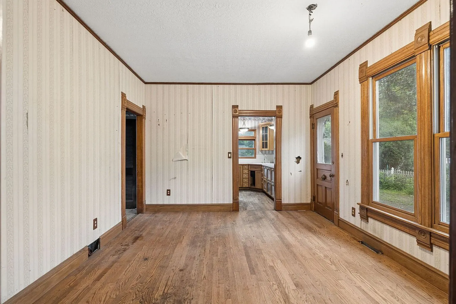 Historic 4-Bedroom Home for Sale at 14925 S Bartlett Ave, Plainfield, IL photo 6