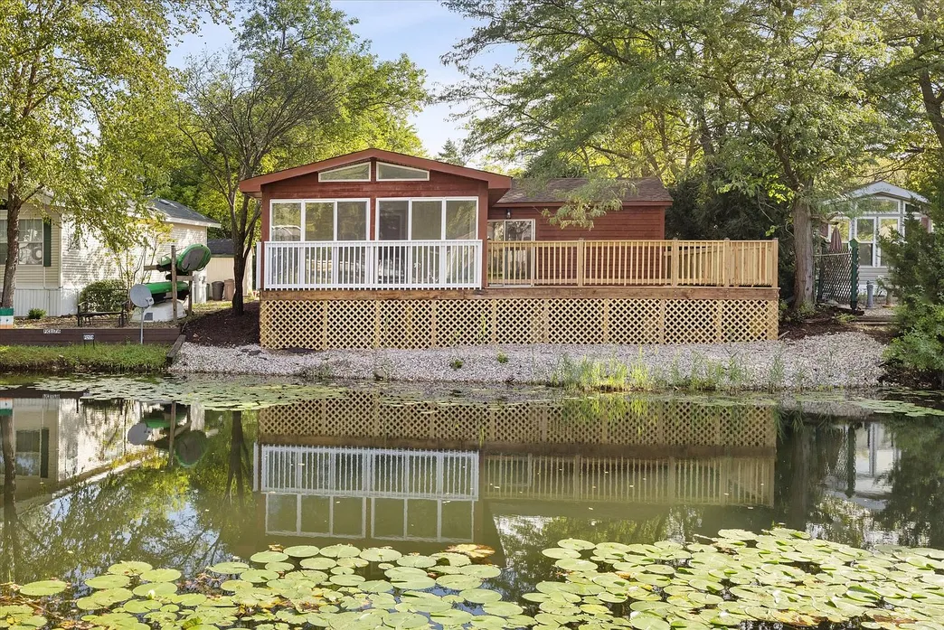 Waterfront Home in Shadow Lakes, Wilmington photo 2