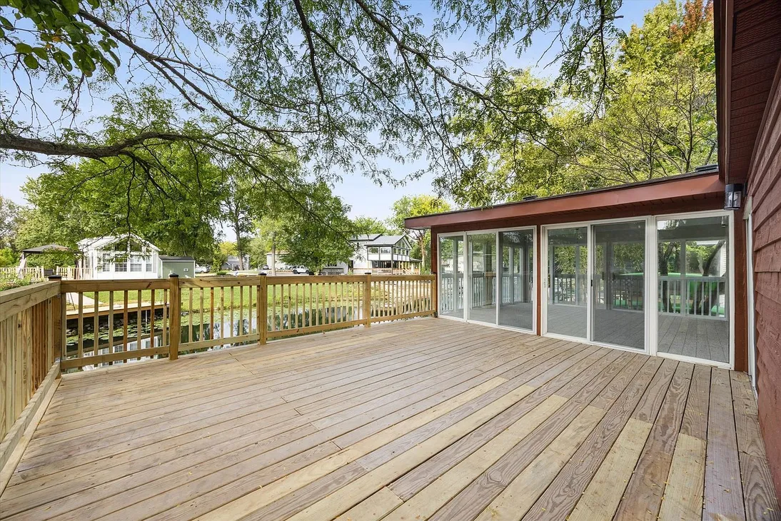 Waterfront Home in Shadow Lakes, Wilmington photo 3