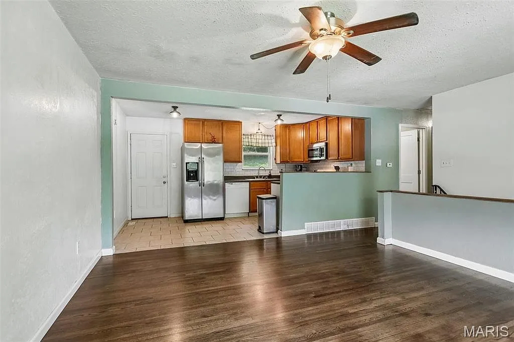 3-Bedroom Home on a Private 2-Acre Lot in High Ridge, Missouri photo 8
