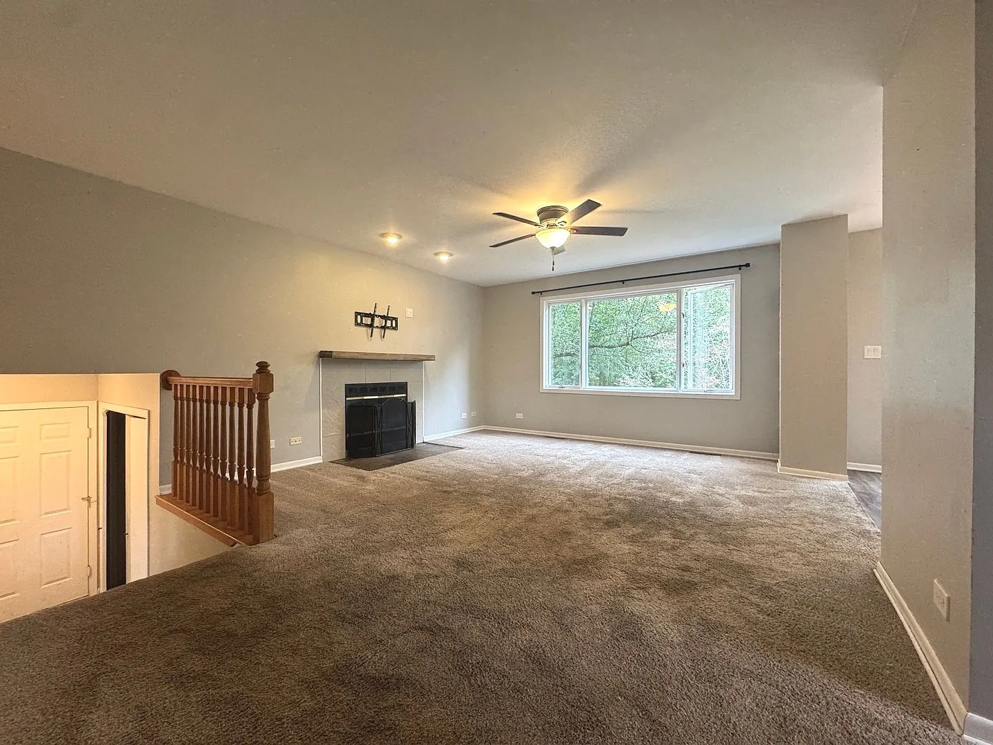 Wooded 1.55-Acre Home with Three-Level Decks in Woodstock, IL photo 4