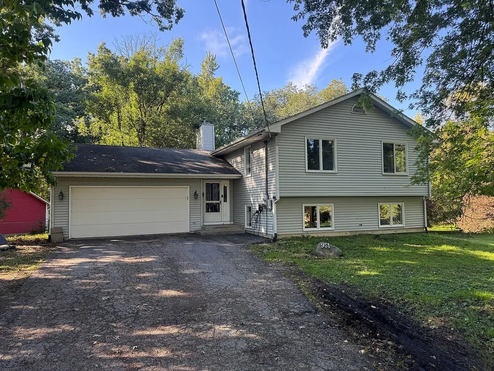 Wooded 1.55-Acre Home with Three-Level Decks in Woodstock, IL photo 2